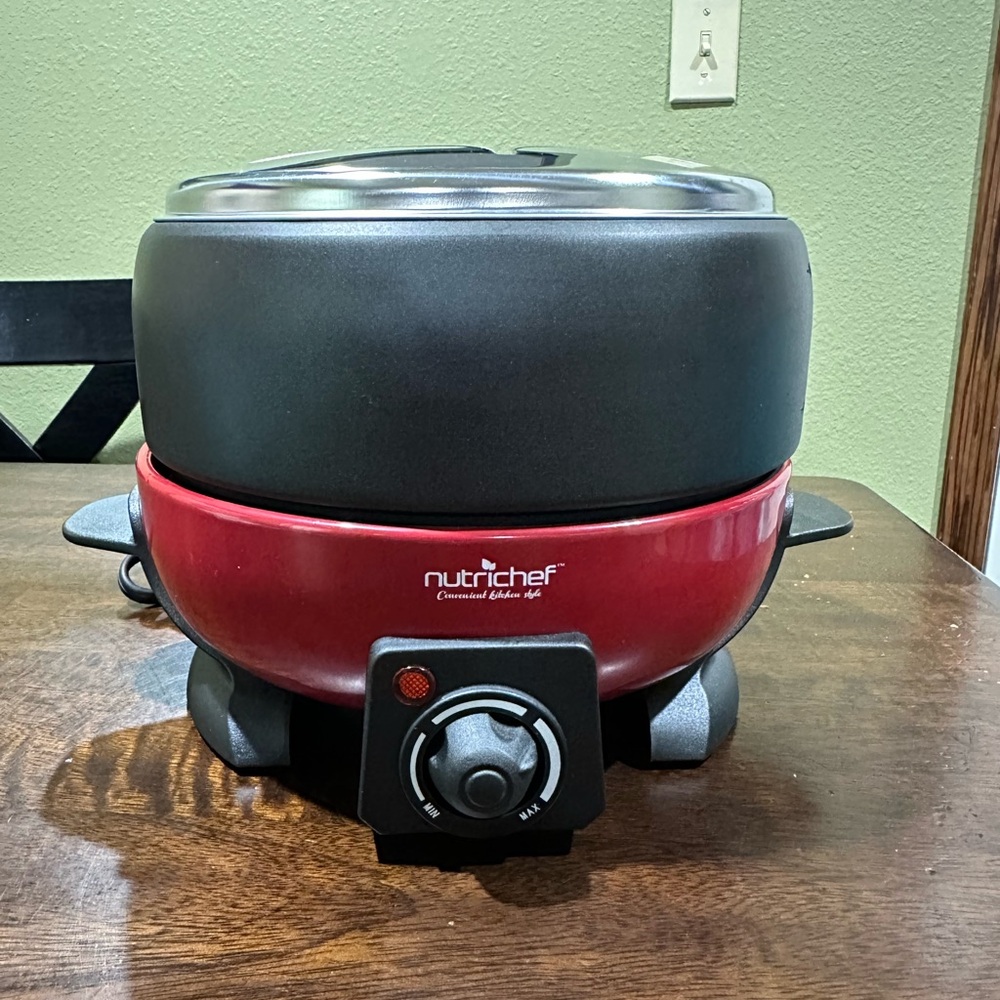 Electric‎ fondue pot